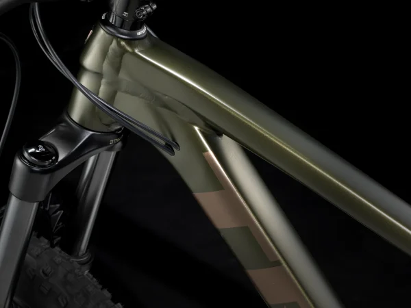 MTB-cykel fra Trek model Roscoe 7 i farven Satin Black Olive - stelets farve tæt på