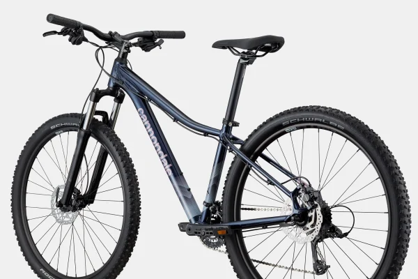 Dame MTB fra Cannondale model Trail 8 i farven midnight blue