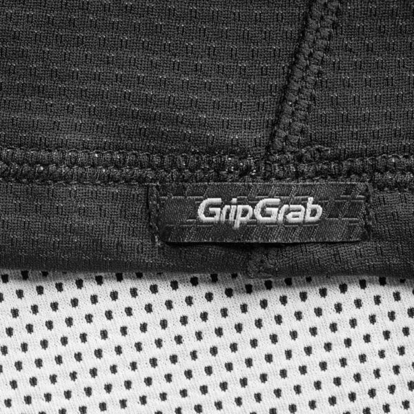 Undertrøje fra GripGrab model Ride Thermo Langærmet Base Layer i farven sort - set tæt på